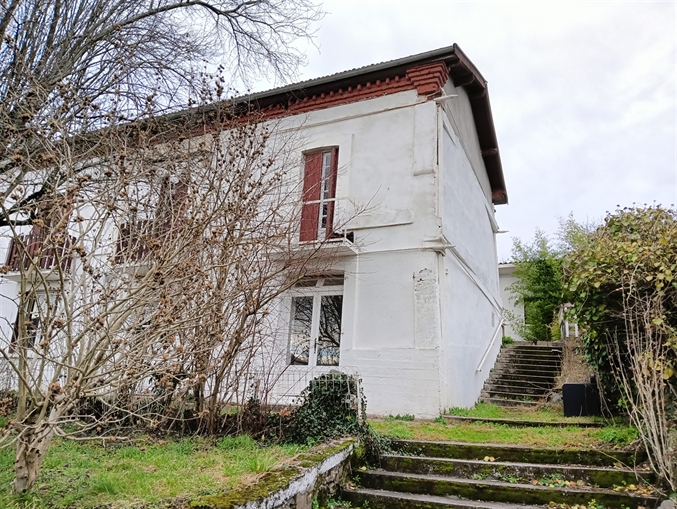  Cour Double Vitrage PVC Réf 25327 DCV Immobilier Decazeville 12300 Aveyron.JPG